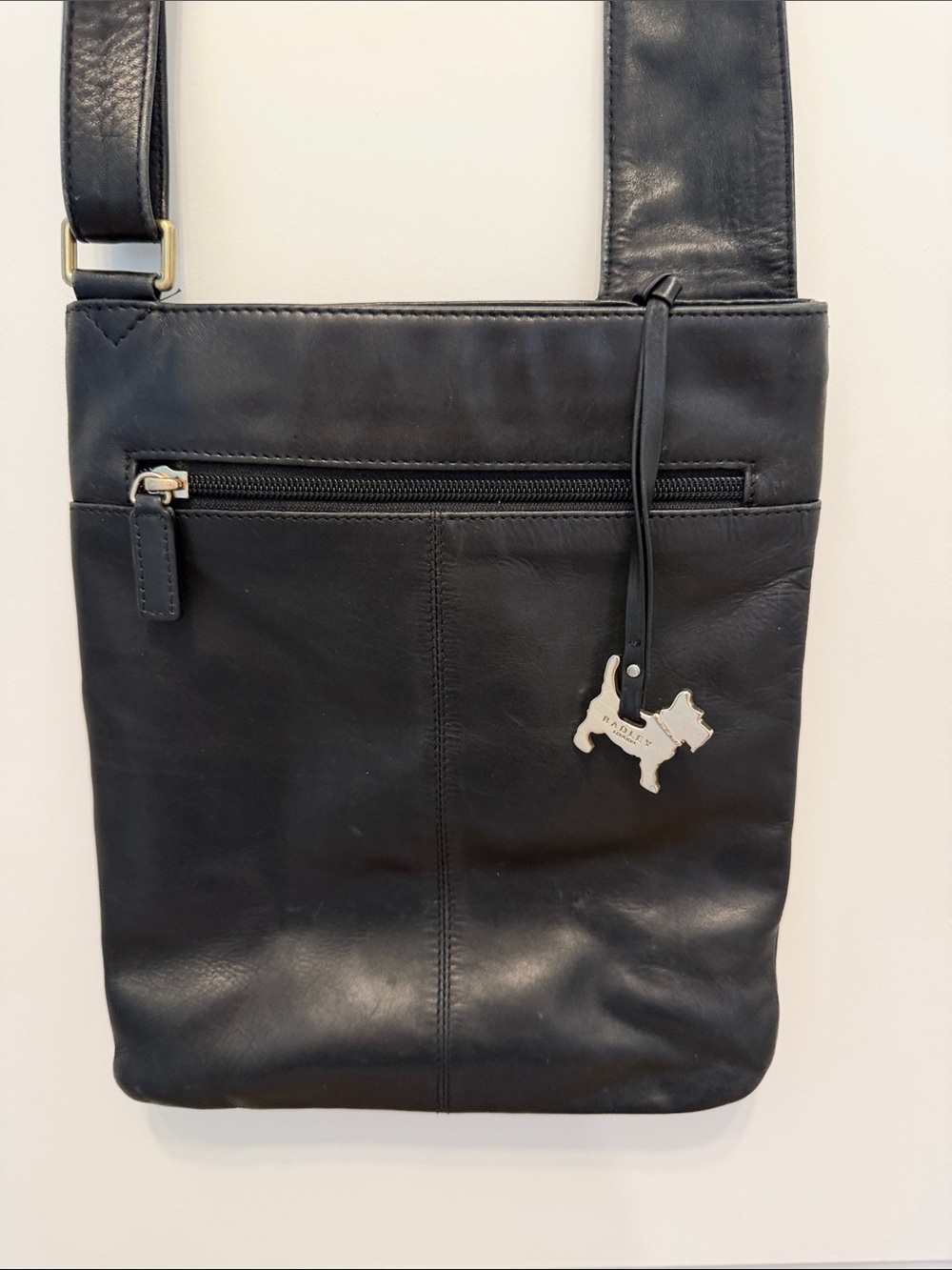 RADLEY LONDON Black Leather Crossbody Adjustable Strap and Scottie Dog Charm